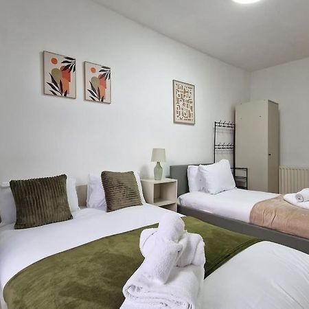 2 Bedroom Apartment Near Station لندن المظهر الخارجي الصورة